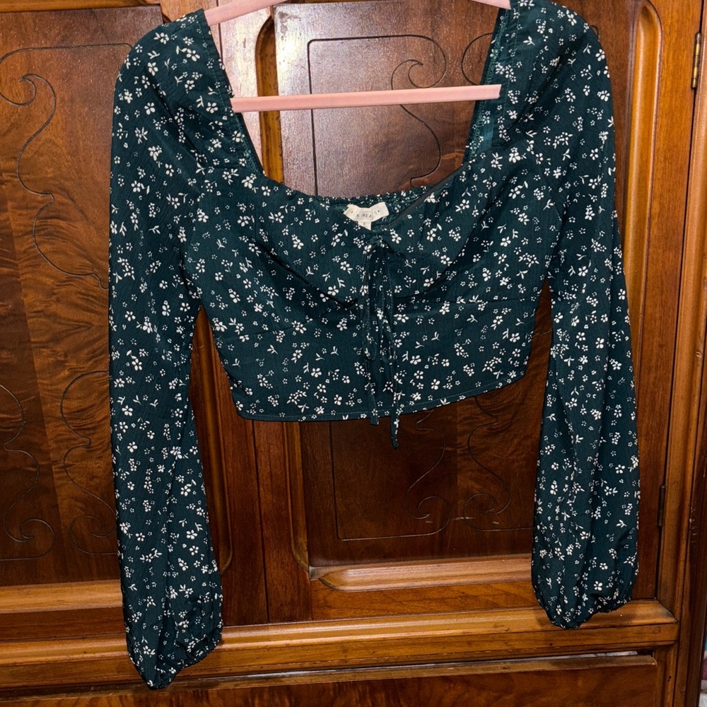 La Hearts Dark Green Floral Long Sleeve Blouse